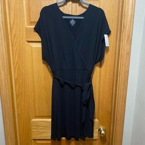 Black V-Neck Short Sleeve Nine West Dress 2X